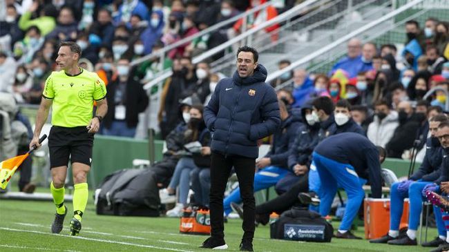 莎士比亚的恋爱悲剧《罗密欧与朱丽叶》自1595年问世以来已被搬上银幕12次，此中，1968年由弗兰克·杰弗瑞里导演的版本，自问世以来就一向被视为典型之作。                                  　　在十五世纪意年夜利的维罗纳城住有二门风看很高而彼此锋利对峙的看族。他们之间不竭的产生血腥的争执。蒙达犹家族的罗密欧（莱昂纳德·怀廷 Leonard Whiting 饰）与卡普雷特家族的朱丽叶(奥丽维娅·赫西 Olivia Hussey 饰)。却一见钟情，擅自成婚。朱丽叶的表兄搬弄罗密欧而被误杀，罗密欧是以被放逐到城外。为了遁藏家人逼婚，朱丽叶在神甫的帮忙下假死，当罗密欧知道后，赶了回来看到泉台中熟睡的朱丽叶，失望之余喝下毒药自杀，当醒来的朱丽叶看到爱人身后也失望的用短剑刺进了自已的胸部殉情而死。